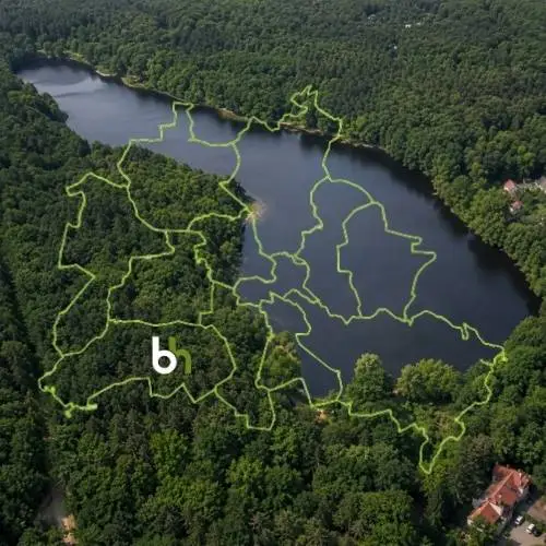 Berlin hat viele Naturschutz-Gebiete und natürlich greift auch bezirksweit der Baumschutz- jeweils nach aktuellen Verordnungen. Wir richten uns auch danach!